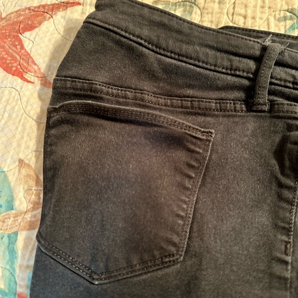 Universal Thread - Picture 8 of 9